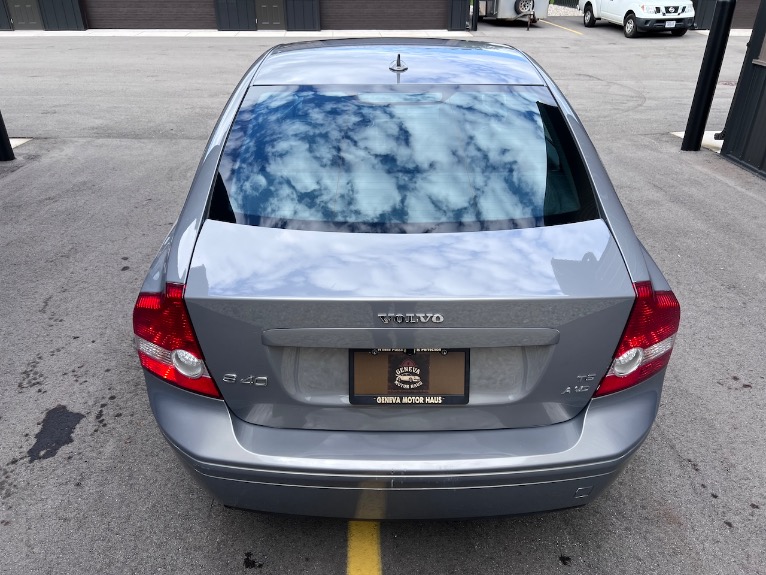 Used 2005 Volvo S40 T5 for sale $11,750 at Geneva Motor Haus in Burlington WI 53105 5