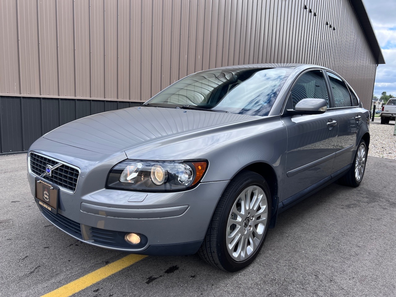 Used 2005 Volvo S40 T5 for sale $11,750 at Geneva Motor Haus in Burlington WI 53105 1