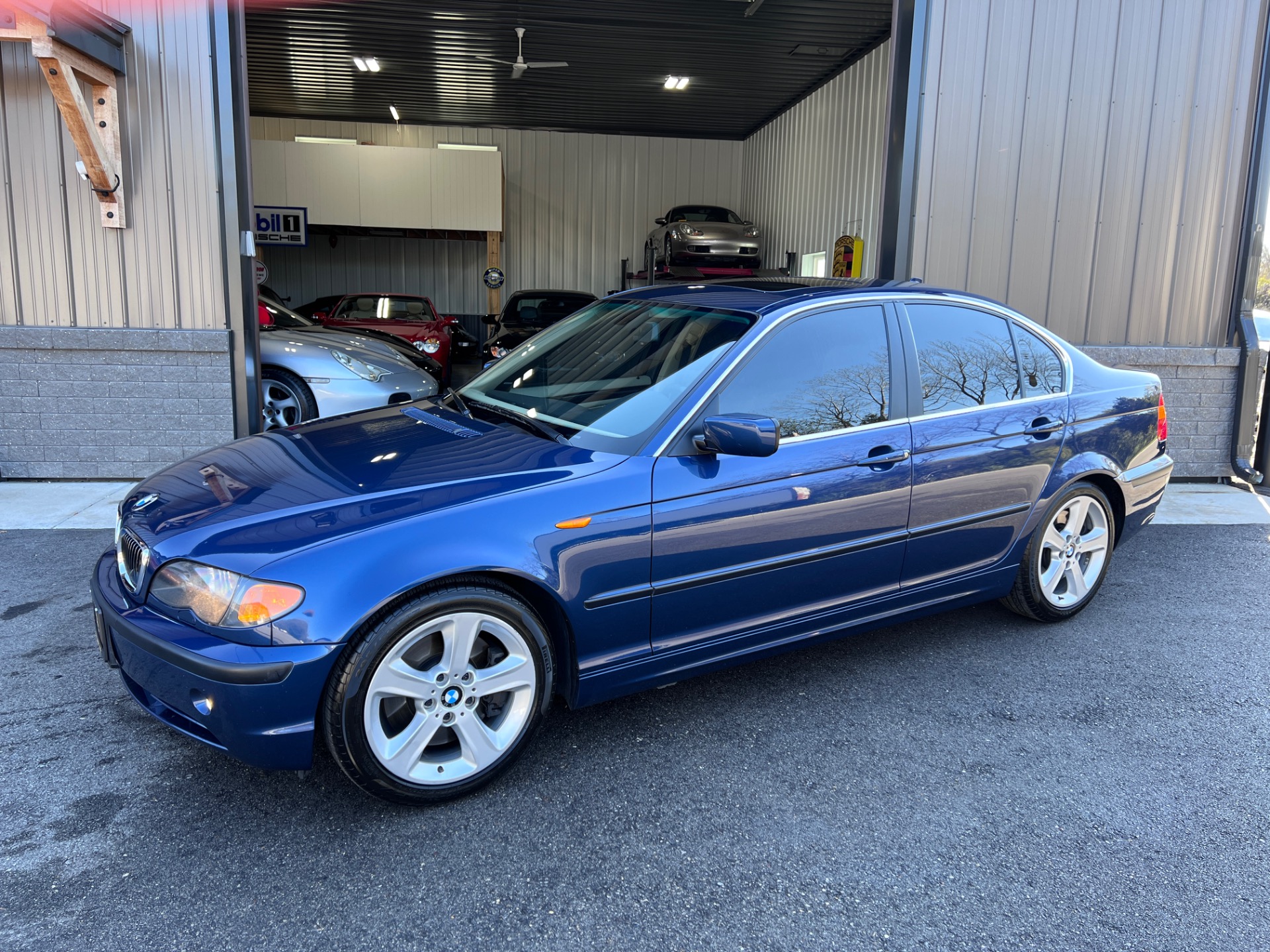Used 2005 BMW 3 Series 330i for sale $14,990 at Geneva Motor Haus in Burlington WI 53105 1