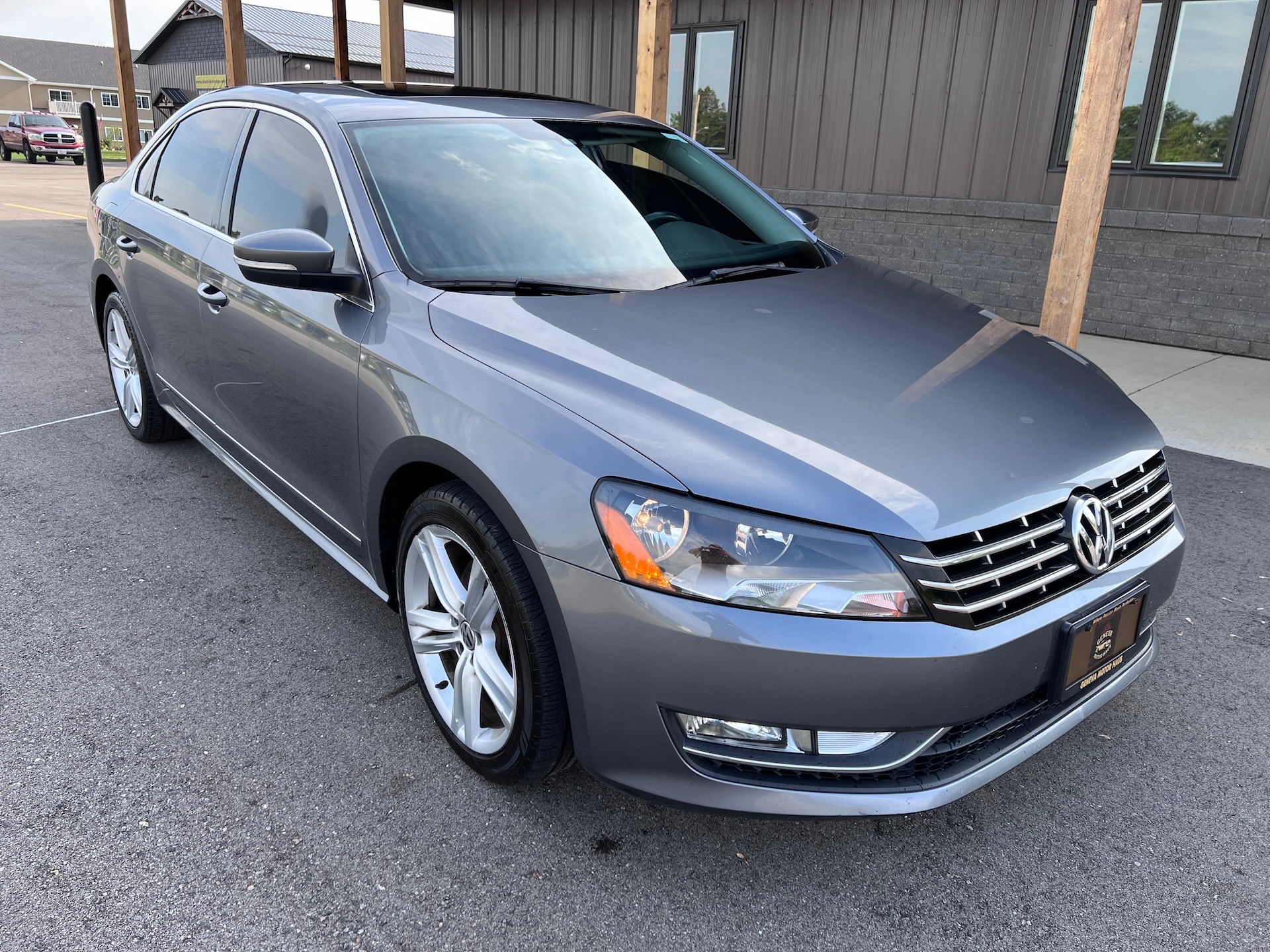 Used 2015 Volkswagen Passat 2.0L TDI SE for sale $13,990 at Geneva Motor Haus in Burlington WI 53105 1